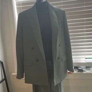 Zara suit. Mint green. Jacket Xs. Pant small.. never worn.